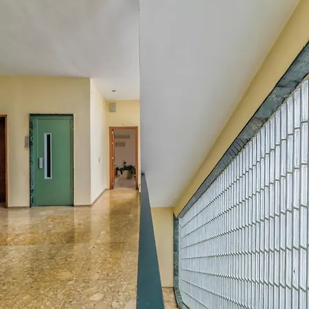 Apto Cruz Conde Center