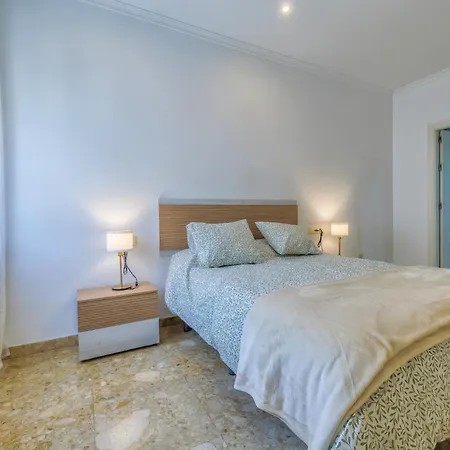 Apto Cruz Conde Center *