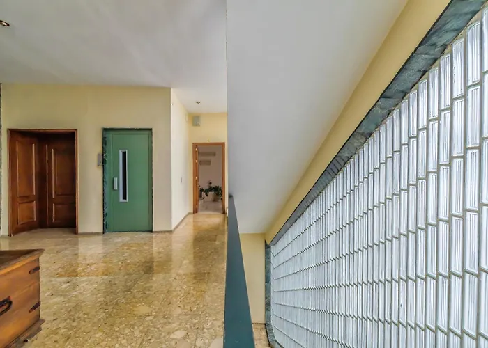 Apto Cruz Conde Center